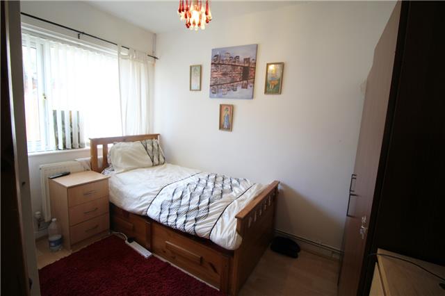  Image of 3 bedroom Semi-Detached Bungalow for sale in Sunny Bank London SE25 at Sunny Bank, London, SE25